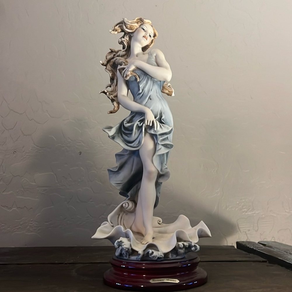 Beautiful Giuseppe Armani shell goddess statue